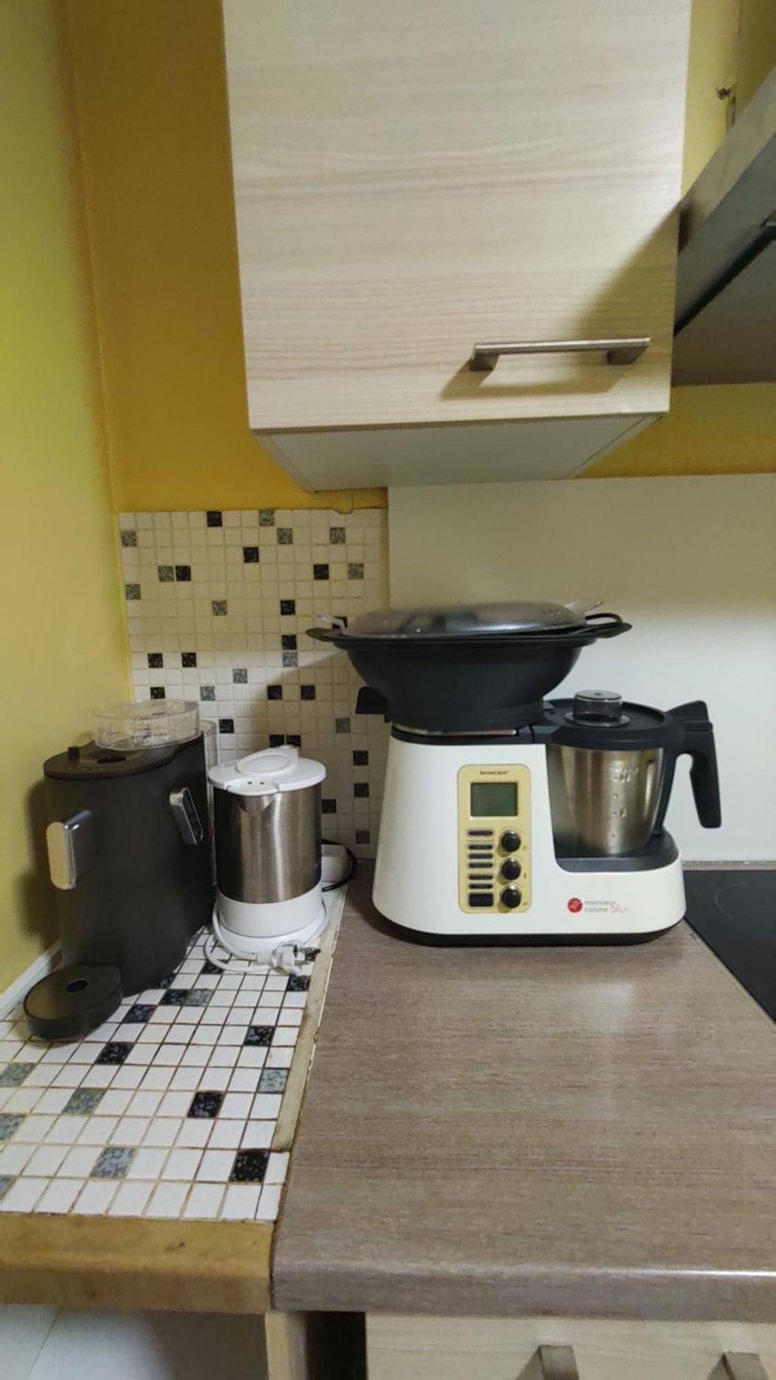 Appartement T3 Proche De Bale 생루이 외부 사진